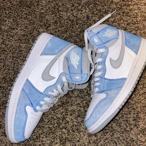 Jordan 1 hyper royal